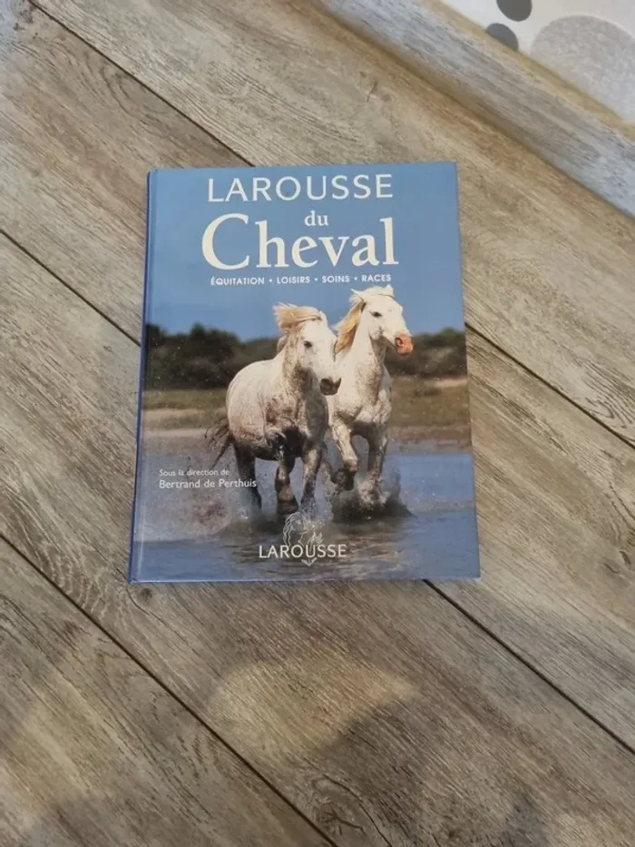 Livre Larousse du cheval