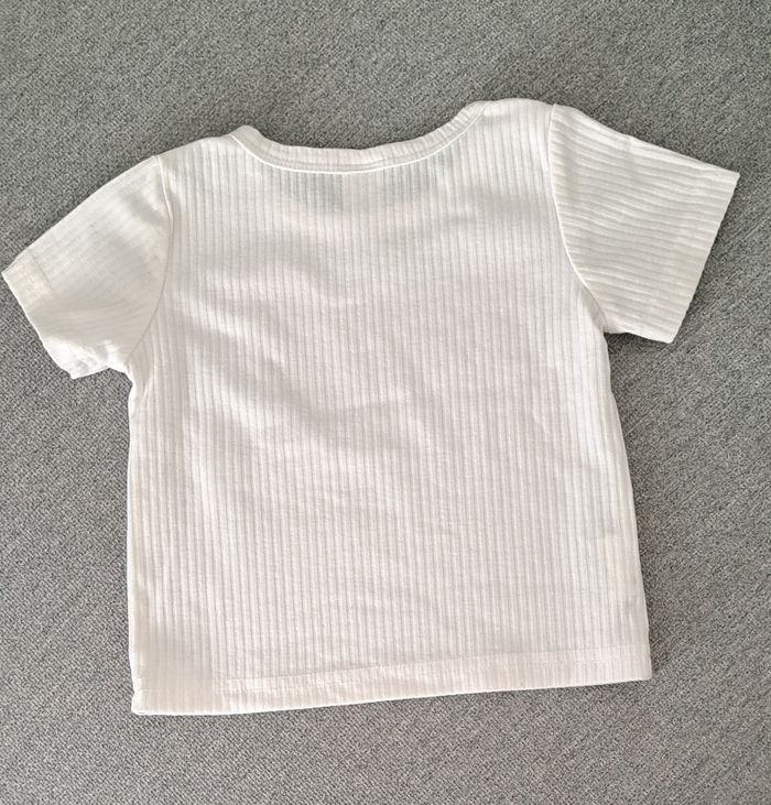 Tee-shirt côtelé neuf 6/9 mois - photo numéro 3
