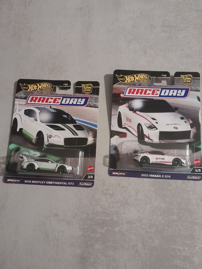 Lot de 2 voitures de course Hot Wheels Premium Race Day - photo numéro 9