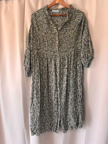 Robe fleurie verte