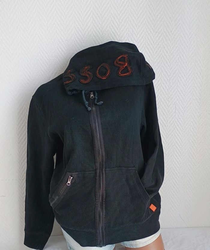 Sweat à capuche taille M Hugo Boss