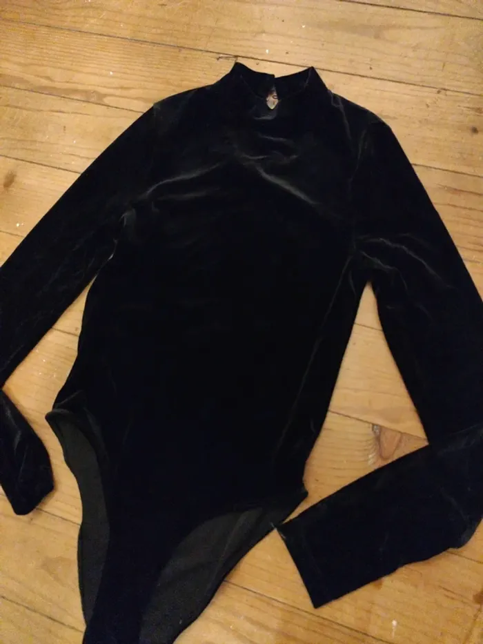 Body velours noir fille 14 ans 168 cm Mango neuf - photo numéro 2