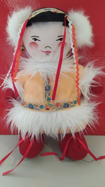 poupée peluche '' inuit ''
