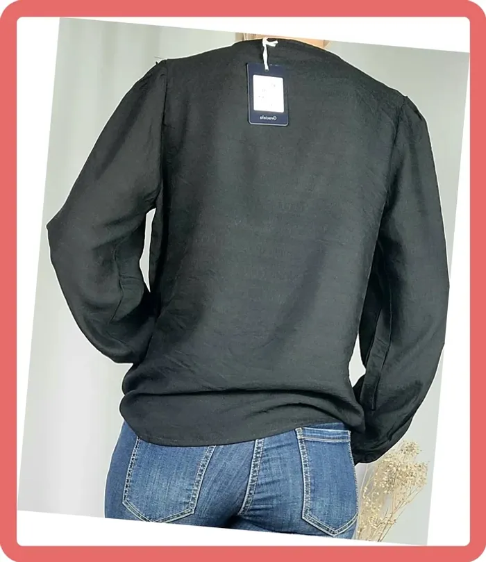 Chemise à volants, Taille 36/40, Neuve avec étiquette - photo numéro 5
