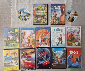 Lot de 12 DVD enfants + 2 sans leur boîte