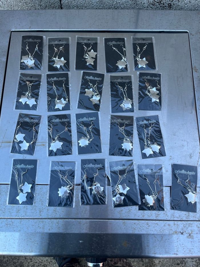 Lot de 21 pièces – Boucles d’oreilles grises en forme d’étoile - photo numéro 2