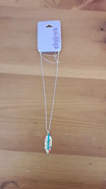 Collier neuf