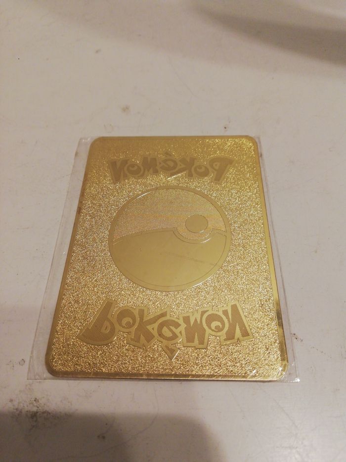 Carte Pokémon Pikachu Vmax or en metal - photo numéro 2