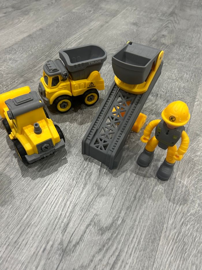 Lot grue télécommandé et engins chantier - photo numéro 2