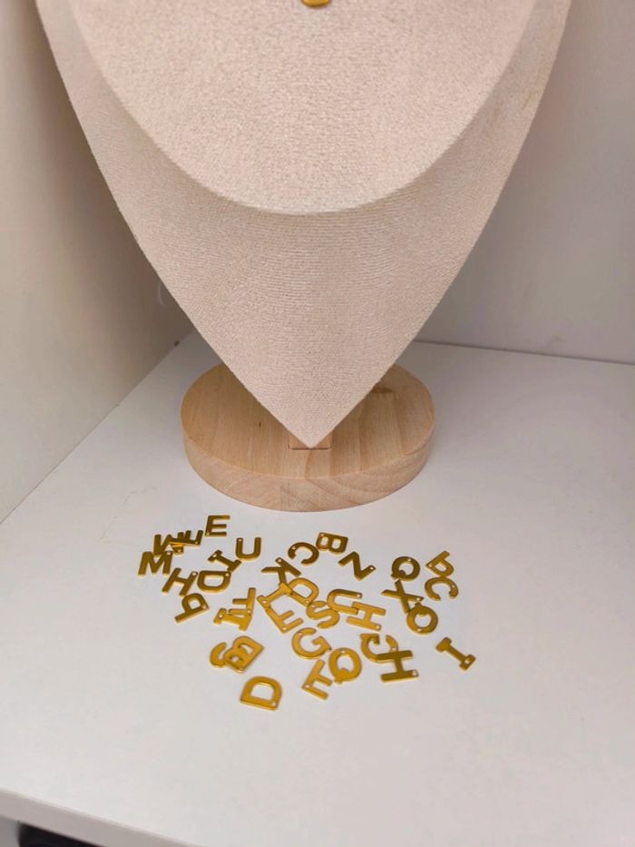 Collier doré avec initiale au choix en acier inoxydable - photo numéro 8
