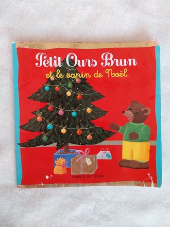 Petit ours brun et le sapin de Noël 🎄