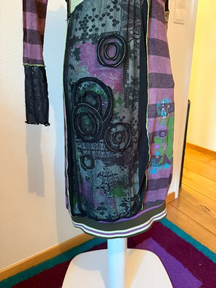 Robe en très bon état taille 38 noir et violet le monde est à vous - photo numéro 6