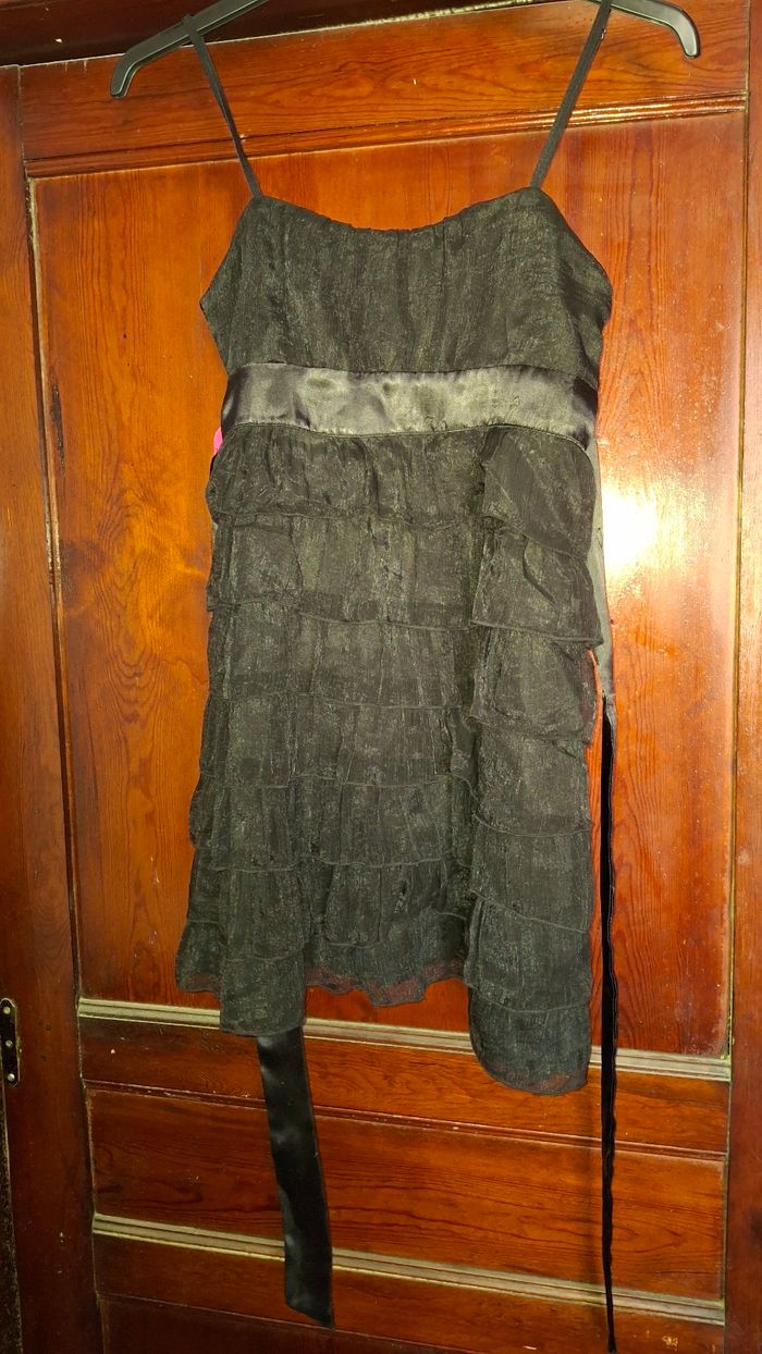 Robe a bretelles taille M marque Jennifer - photo numéro 1