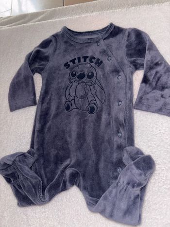 Pyjamas  stitch taille 3 mois 