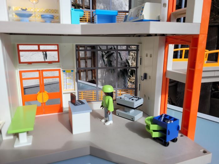 Playmobil 🏥 Hopital avec bloc opératoire +hélicoptère de secours 🚁 - photo numéro 5