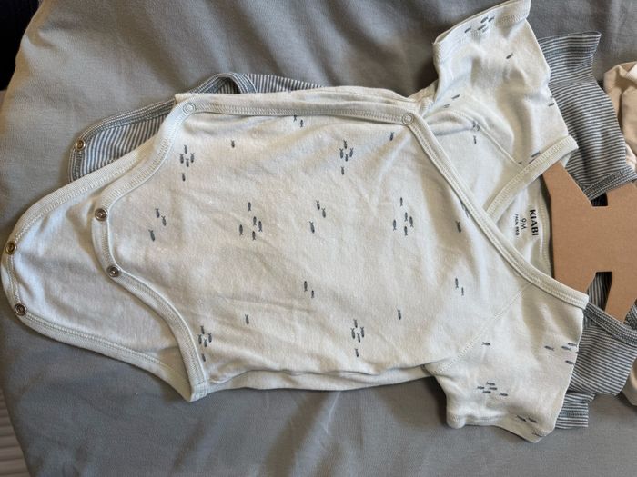 Lot de 3 bodies kiabi en 100% coton bio - photo numéro 3