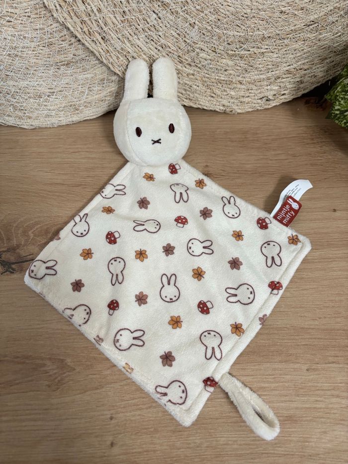 Neuf doudou plat lapin écru miffy nijntje - photo numéro 2