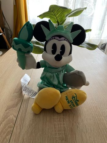 Disney Store New York Minnie Statue de la Liberté