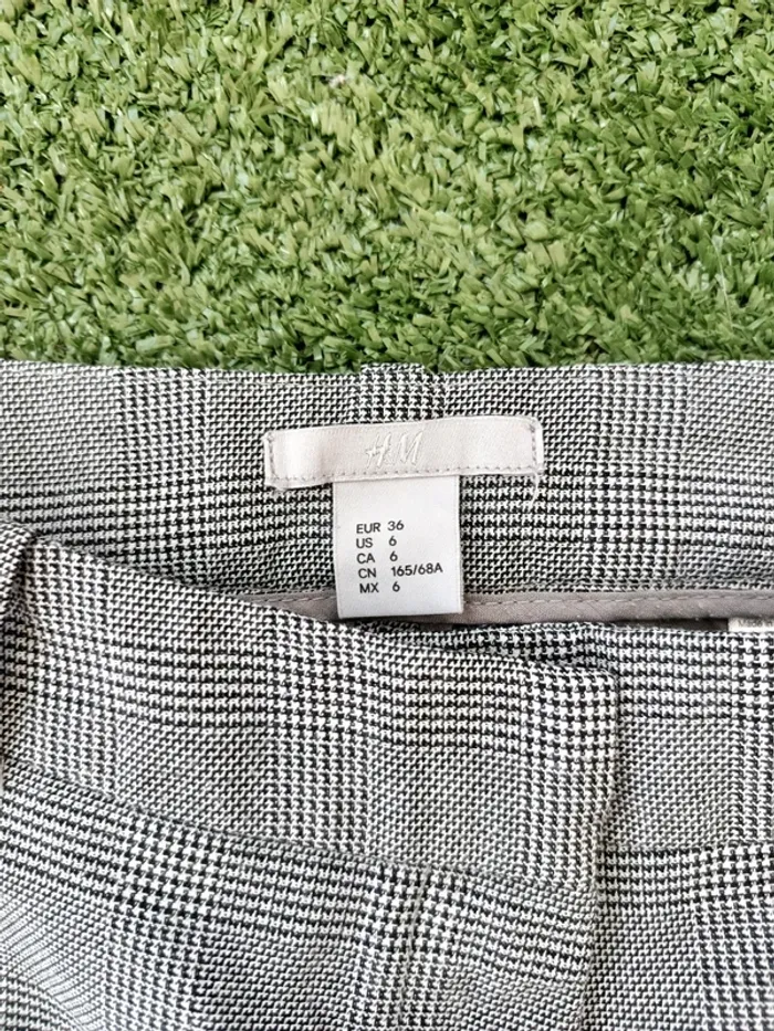 Pantalon droit a carreaux H&M taille S. Comme neuf. - photo numéro 2