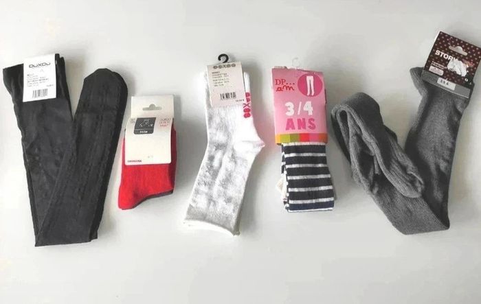 25 € Lot de collants et chaussettes