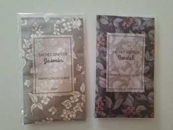 Lot de 2 sachets senteurs différents