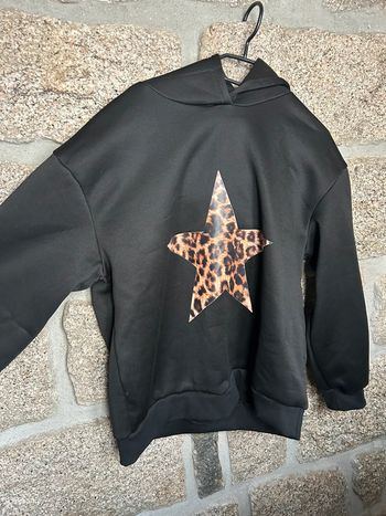 Sweat à capuche noir avec étoile léopard neuf