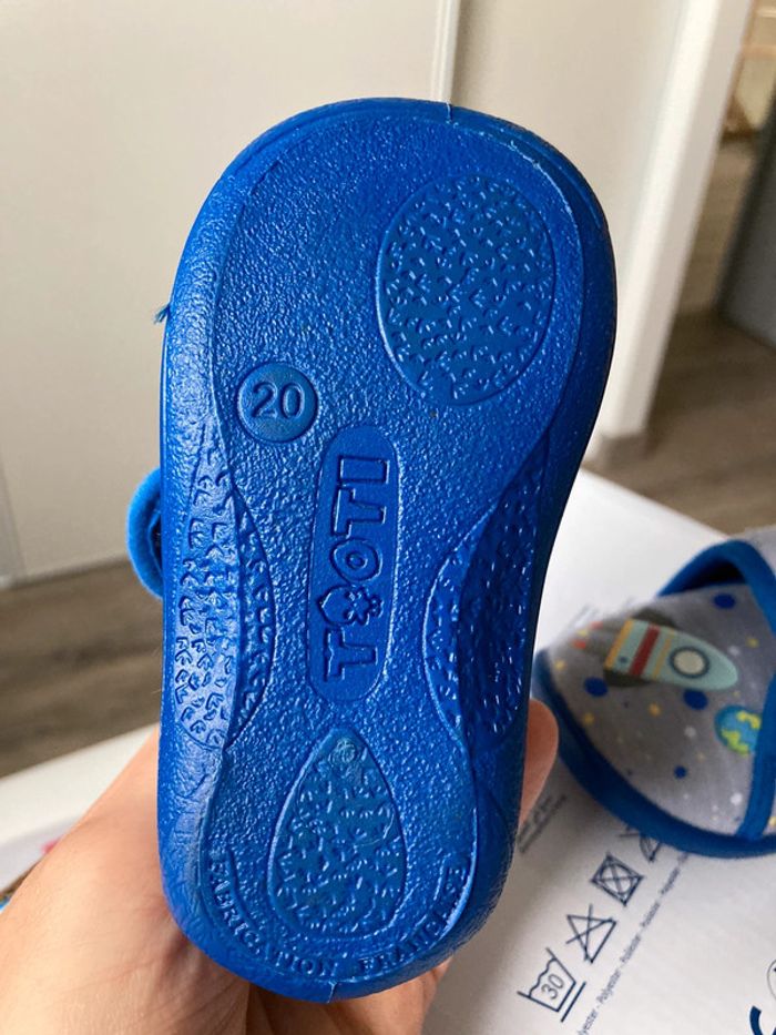 Chausson taille 20 - photo numéro 3