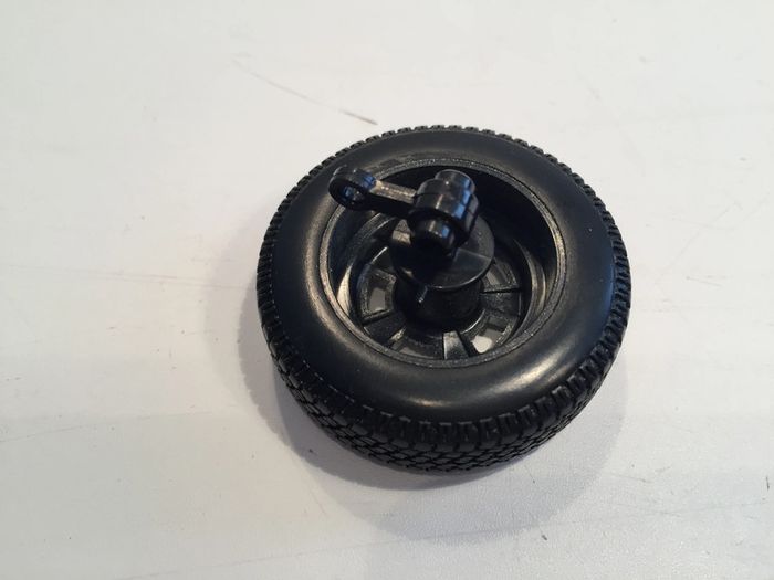 Roue avant pièce détachée miniature Chevrolet Colorado 2004 Maisto 1/18 1/18ème #A37 - photo numéro 2