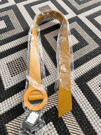 Ceinture jaune moutarde taille 105cm neuf