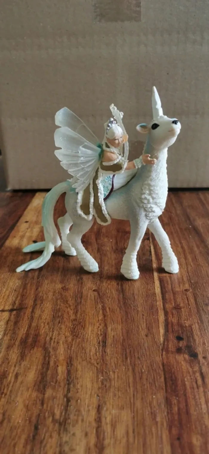 2 figurines licorne fée - photo numéro 2