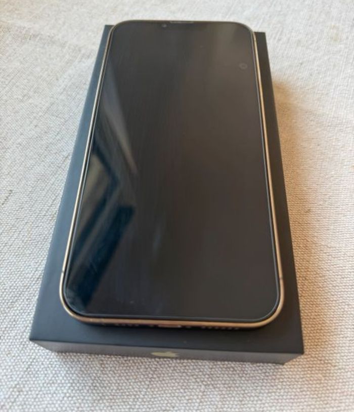 Une iphone treize - photo numéro 7