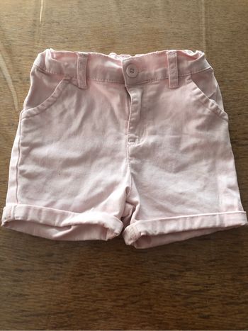 Short fille