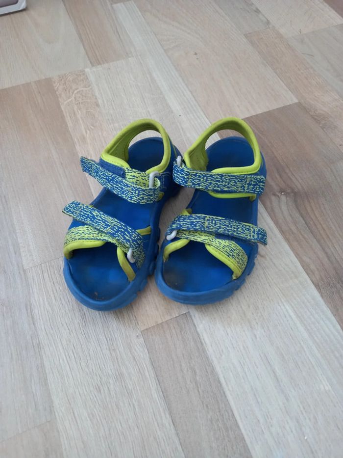 Sandales
