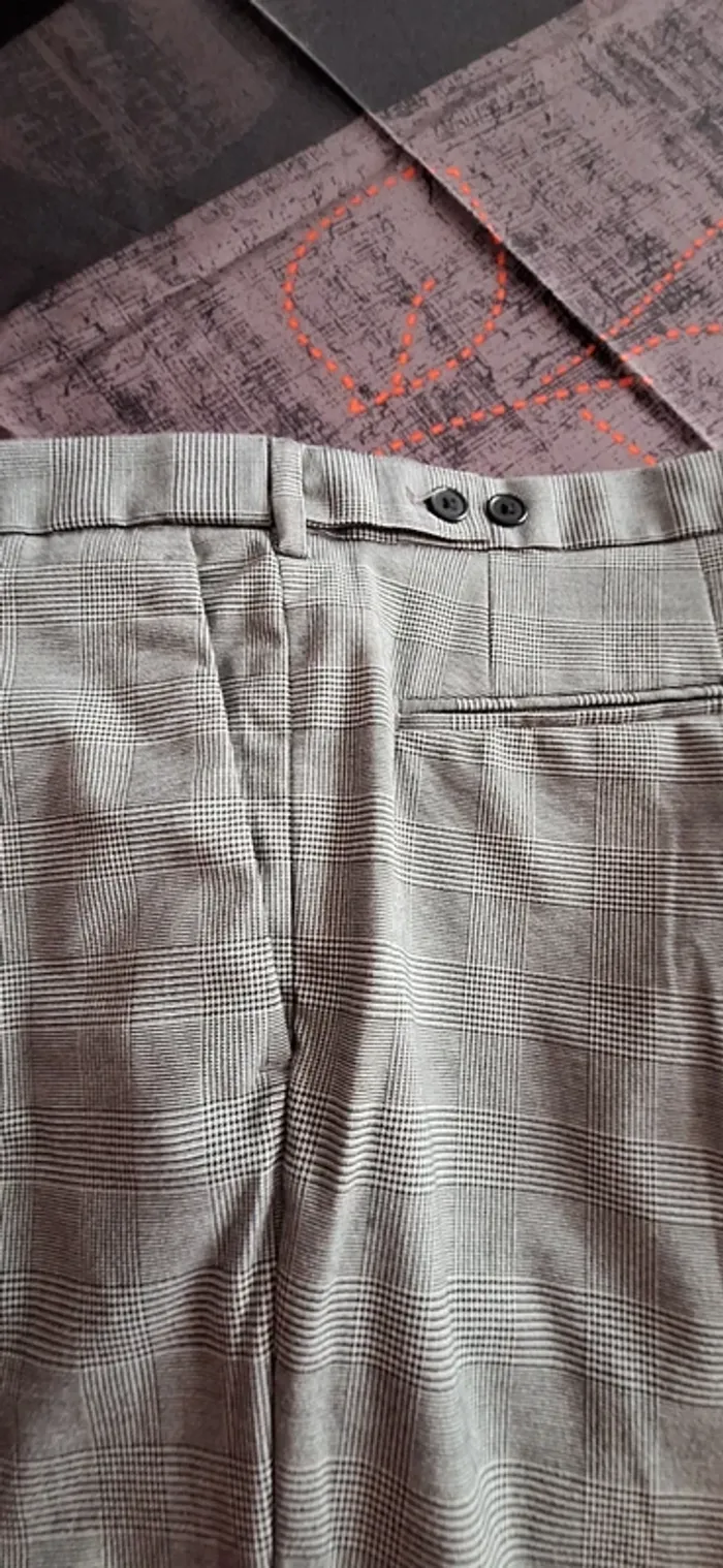 Pantalon a carreaux H et M - photo numéro 2