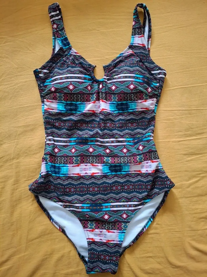 Maillot de bain une pièce femme Taille S neuf