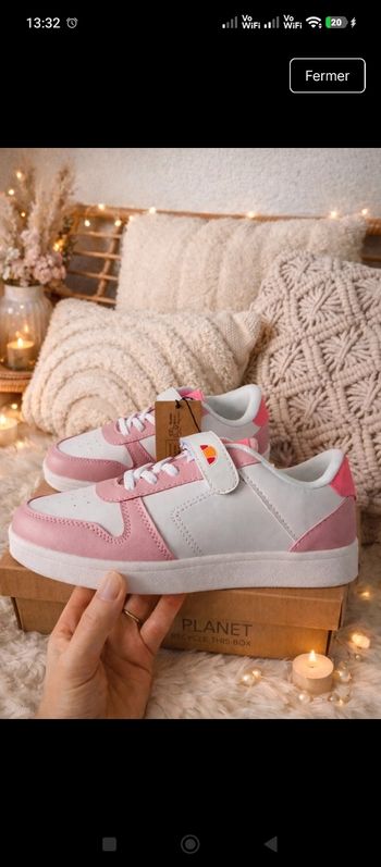 Paire de baskets / sneakers à scratch Ellesse pointure 34 neuves avec étiquettes 

Coloris blanc, rose clair & rose fushia