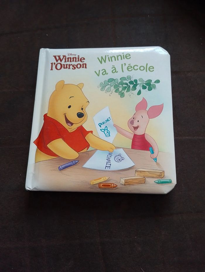 Winnie va a l'école