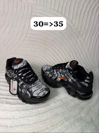 Nike tn militaire orange noir gris enfants 32