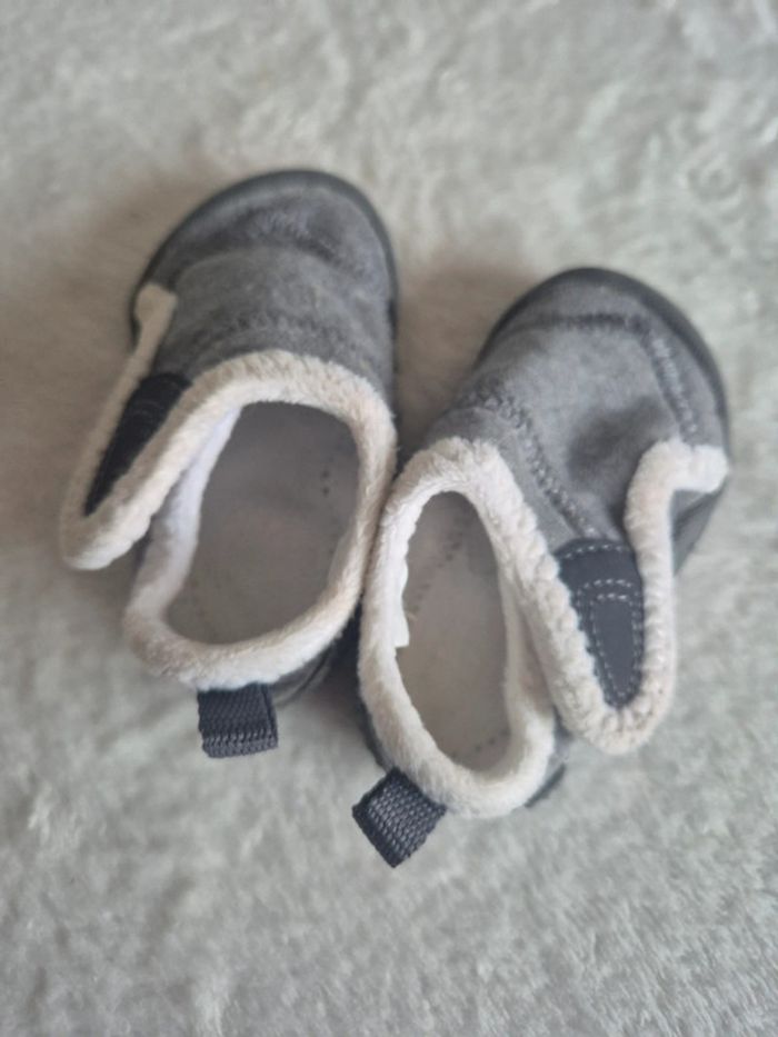 Chausson decathlon bébé taille 20 - photo numéro 2