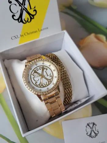 Christian L acroix Coffre Montre a quartz et bracelet pour femme