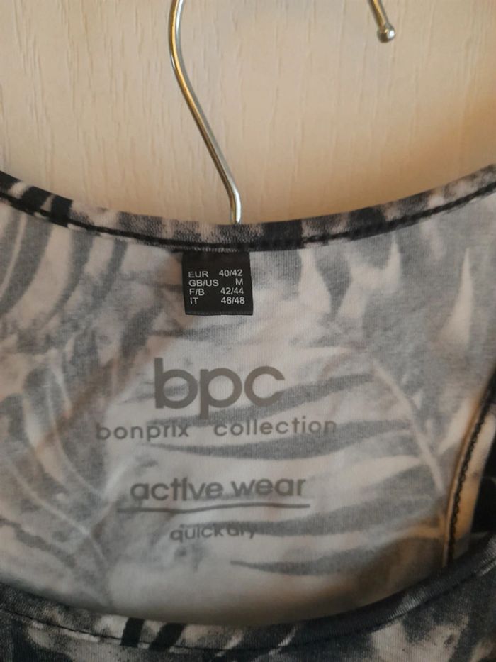 Tenue de sport 42/44 - photo numéro 2