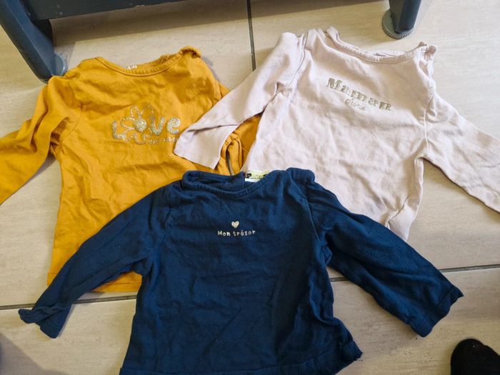 Lot 3 tee shirts kiabi tao manches longues fille 12 mois