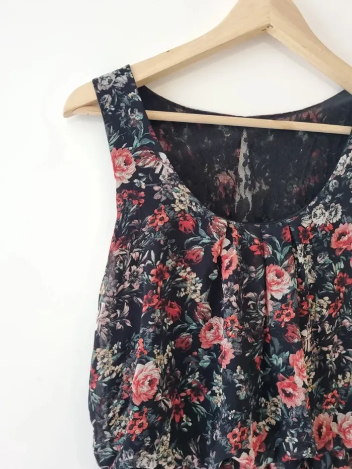Robe d'été fleurs et dentelle neuve - photo numéro 4