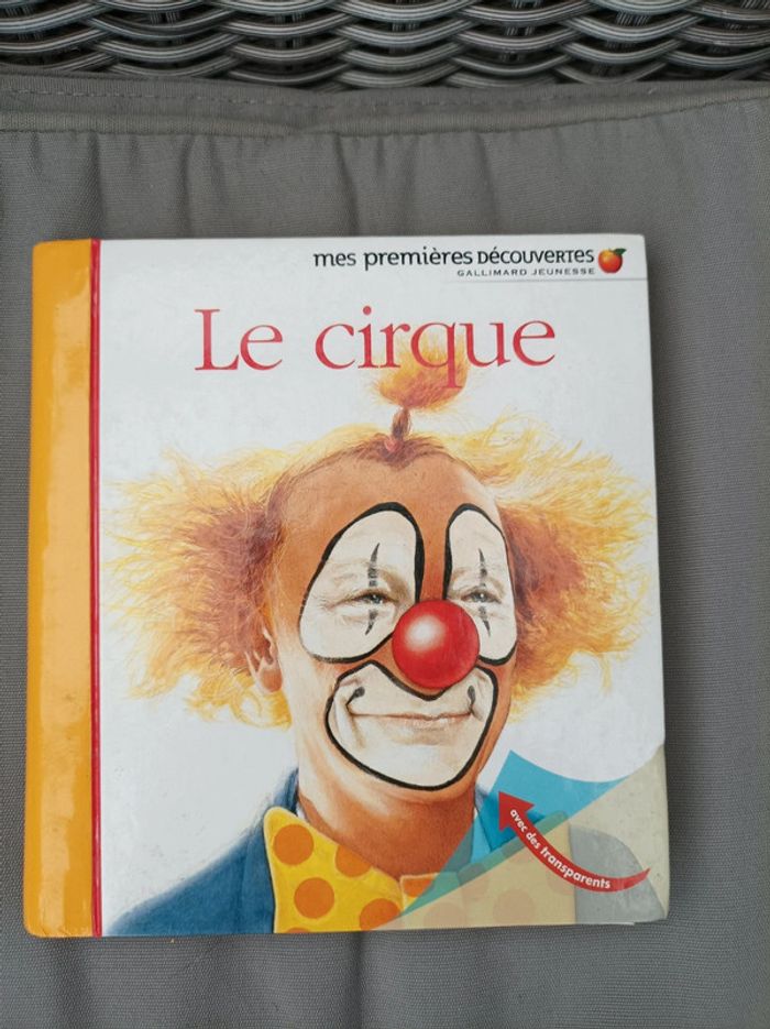 Livre " le cirque" - photo numéro 1
