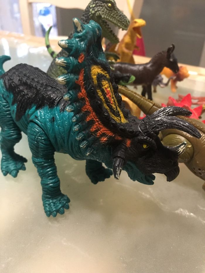 Lot dinosaures et animaux - photo numéro 2