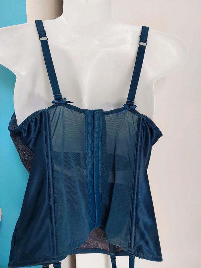 Guêpière - photo numéro 3