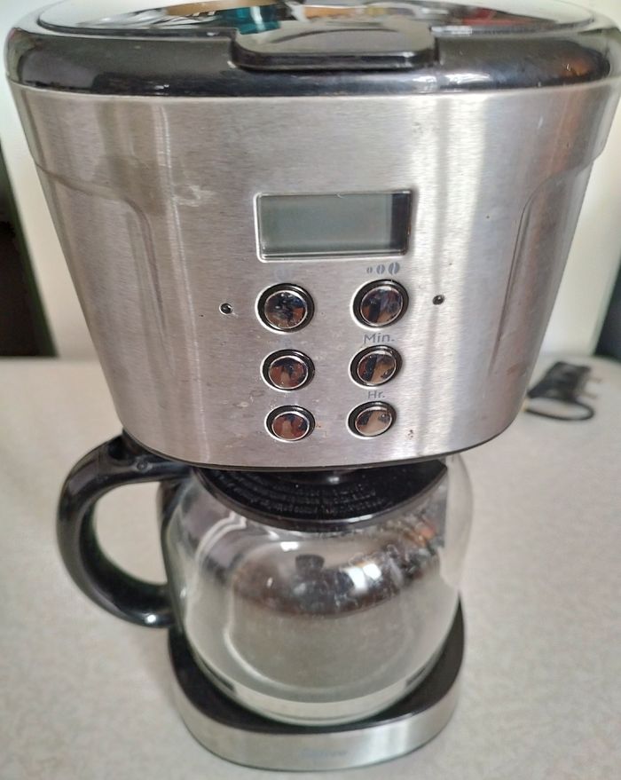 Cafetière électrique Qilive / 900W 1,5L Programmable 12 tasses 898654 CM9410T-GS