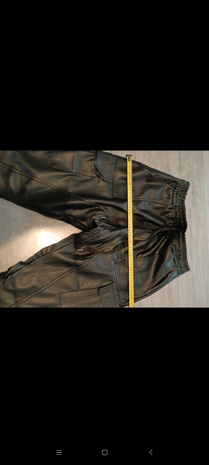 Pantalon imitation cuir neuf - photo numéro 3