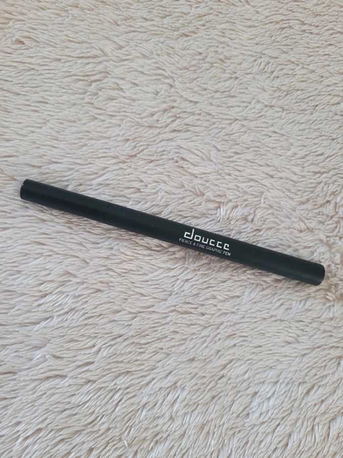 Eye-liner noir Doucce