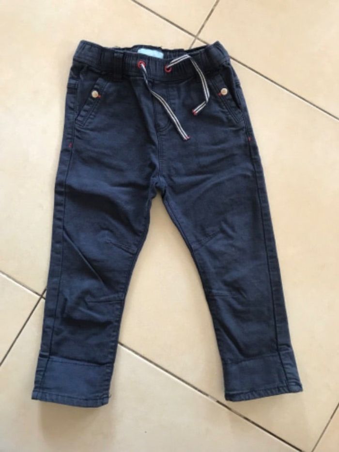 Pantalon taille 23 mois